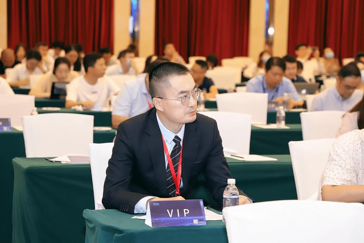 利多星侯勃老师荐股靠谱吗？